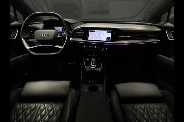 Audi Q4 e-tron 40 Launch edition S Competition 77 kWh [ADAPTIVE CRUISE, HEAD-UP DISPLAY, SONOS SOUND, MEMORY, STOELVERWARMING, APPLE CARPLAY, ELEKTRISCHE ACHTERKLEP, NIEUWSTAAT]