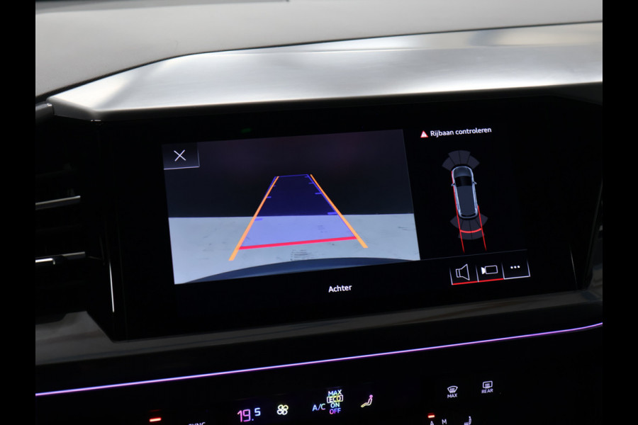 Audi Q4 e-tron 40 Launch edition S Competition 77 kWh [ADAPTIVE CRUISE, HEAD-UP DISPLAY, SONOS SOUND, MEMORY, STOELVERWARMING, APPLE CARPLAY, ELEKTRISCHE ACHTERKLEP, NIEUWSTAAT]