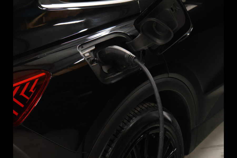 Audi Q4 Sportback e-tron 40 Sport Edition 77 kWh [APPLE CARPLAY, STOELVERWARMING, LED, CRUISE CONTROL, DIGITAL DASH, ELEKTRISCHE ACHTERKLEP, NIEUWSTAAT]