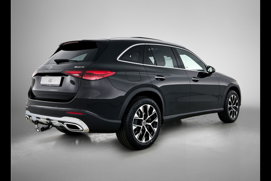 Mercedes-Benz GLC 300e 4MATIC Business Solution Luxury | Parkeerpakket met 360°-camera | Comfortpakket Plus | Trekhaak | Panoramaschuifdak | Sierdelen openporig hout aluminiumlines | DISTRONIC | 19 inch vijf-dubbelspaaks velgen |