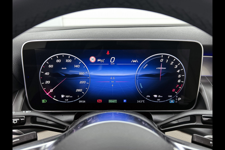Mercedes-Benz GLC 300e 4MATIC Business Solution Luxury | Parkeerpakket met 360°-camera | Comfortpakket Plus | Trekhaak | Panoramaschuifdak | Sierdelen openporig hout aluminiumlines | DISTRONIC | 19 inch vijf-dubbelspaaks velgen |