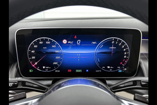 Mercedes-Benz GLC 300e 4MATIC Business Solution Luxury | Parkeerpakket met 360°-camera | Comfortpakket Plus | Trekhaak | Panoramaschuifdak | Sierdelen openporig hout aluminiumlines | DISTRONIC | 19 inch vijf-dubbelspaaks velgen |
