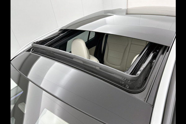 Mercedes-Benz GLC 300e 4MATIC Business Solution Luxury | Parkeerpakket met 360°-camera | Comfortpakket Plus | Trekhaak | Panoramaschuifdak | Sierdelen openporig hout aluminiumlines | DISTRONIC | 19 inch vijf-dubbelspaaks velgen |
