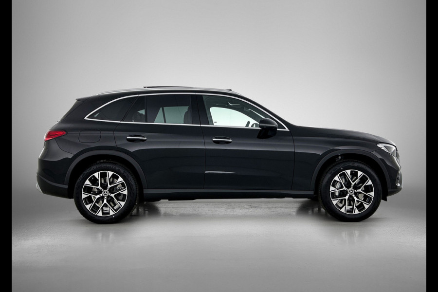Mercedes-Benz GLC 300e 4MATIC Business Solution Luxury | Parkeerpakket met 360°-camera | Comfortpakket Plus | Trekhaak | Panoramaschuifdak | Sierdelen openporig hout aluminiumlines | DISTRONIC | 19 inch vijf-dubbelspaaks velgen |