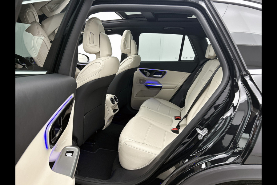 Mercedes-Benz GLC 300e 4MATIC Business Solution Luxury | Parkeerpakket met 360°-camera | Comfortpakket Plus | Trekhaak | Panoramaschuifdak | Sierdelen openporig hout aluminiumlines | DISTRONIC | 19 inch vijf-dubbelspaaks velgen |