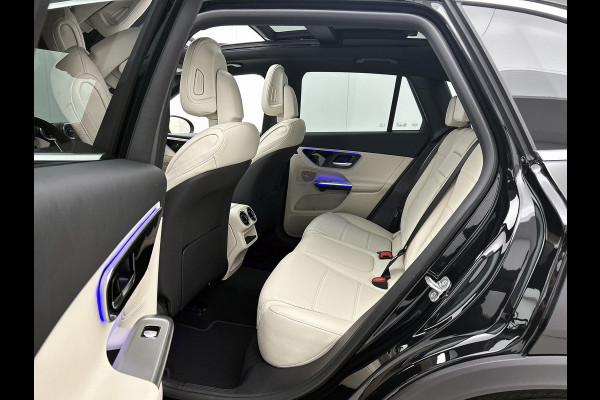 Mercedes-Benz GLC 300e 4MATIC Business Solution Luxury | Parkeerpakket met 360°-camera | Comfortpakket Plus | Trekhaak | Panoramaschuifdak | Sierdelen openporig hout aluminiumlines | DISTRONIC | 19 inch vijf-dubbelspaaks velgen |