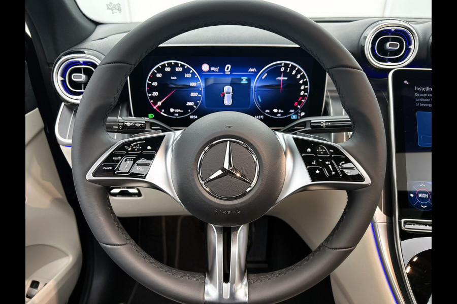Mercedes-Benz GLC 300e 4MATIC Business Solution Luxury | Parkeerpakket met 360°-camera | Comfortpakket Plus | Trekhaak | Panoramaschuifdak | Sierdelen openporig hout aluminiumlines | DISTRONIC | 19 inch vijf-dubbelspaaks velgen |