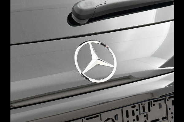 Mercedes-Benz GLC 300e 4MATIC Business Solution Luxury | Parkeerpakket met 360°-camera | Comfortpakket Plus | Trekhaak | Panoramaschuifdak | Sierdelen openporig hout aluminiumlines | DISTRONIC | 19 inch vijf-dubbelspaaks velgen |