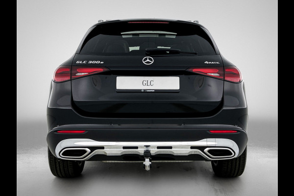 Mercedes-Benz GLC 300e 4MATIC Business Solution Luxury | Parkeerpakket met 360°-camera | Comfortpakket Plus | Trekhaak | Panoramaschuifdak | Sierdelen openporig hout aluminiumlines | DISTRONIC | 19 inch vijf-dubbelspaaks velgen |