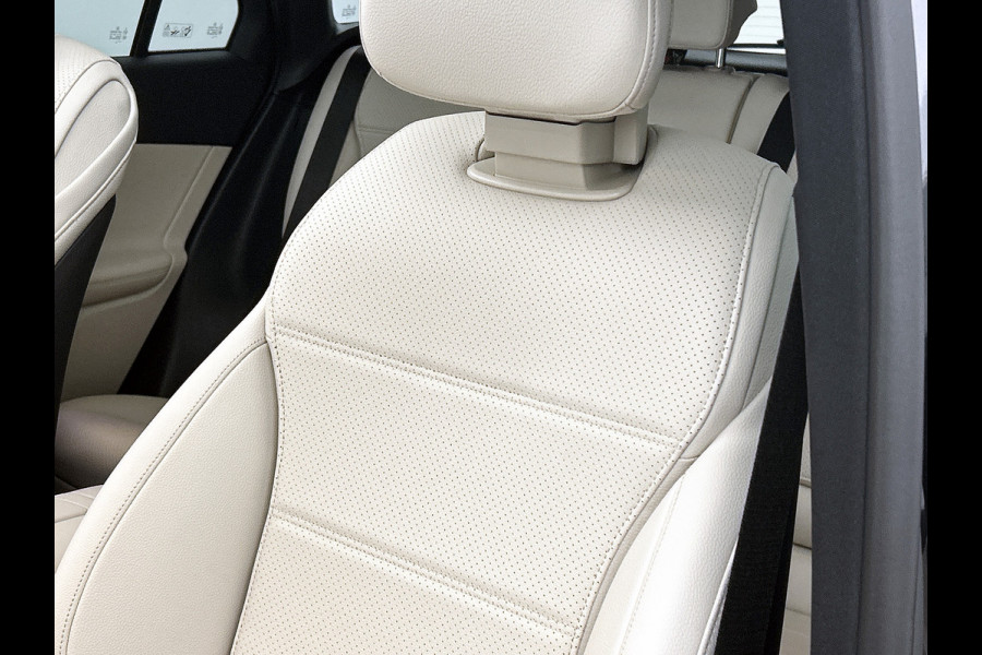 Mercedes-Benz GLC 300e 4MATIC Business Solution Luxury | Parkeerpakket met 360°-camera | Comfortpakket Plus | Trekhaak | Panoramaschuifdak | Sierdelen openporig hout aluminiumlines | DISTRONIC | 19 inch vijf-dubbelspaaks velgen |