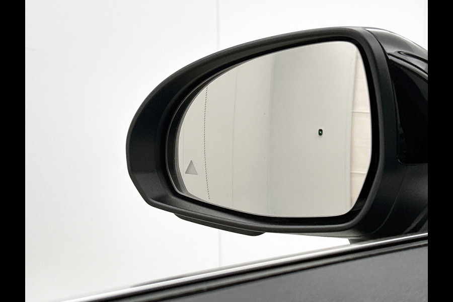Mercedes-Benz GLC 300e 4MATIC Business Solution Luxury | Parkeerpakket met 360°-camera | Comfortpakket Plus | Trekhaak | Panoramaschuifdak | Sierdelen openporig hout aluminiumlines | DISTRONIC | 19 inch vijf-dubbelspaaks velgen |
