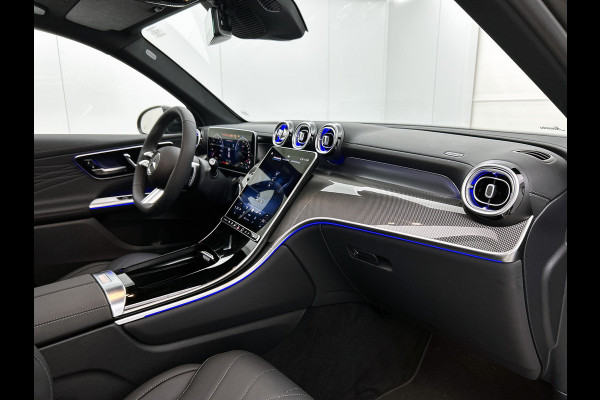 Mercedes-Benz GLC 300e 4MATIC Sport Edition | Premium | Nightpakket | Rijassistentiepakket Plus | Treeplanken in aluminiumlook | Trekhaak | Panoramaschuifdak | Smartphone integratie | 360° camera | Sfeerverlichting |