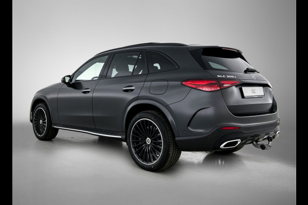 Mercedes-Benz GLC 300e 4MATIC Sport Edition | Premium | Nightpakket | Rijassistentiepakket Plus | Treeplanken in aluminiumlook | Trekhaak | Panoramaschuifdak | Smartphone integratie | 360° camera | Sfeerverlichting |