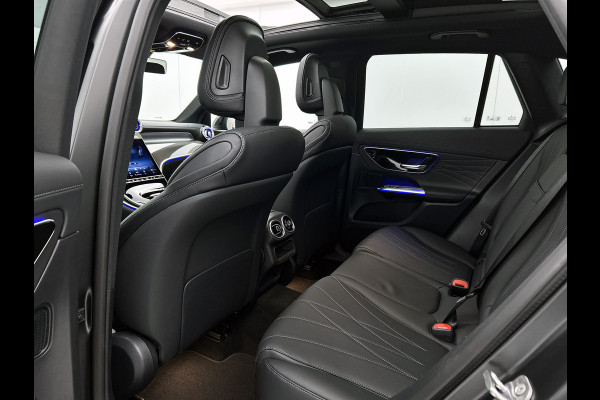 Mercedes-Benz GLC 300e 4MATIC Sport Edition | Premium | Nightpakket | Rijassistentiepakket Plus | Treeplanken in aluminiumlook | Trekhaak | Panoramaschuifdak | Smartphone integratie | 360° camera | Sfeerverlichting |