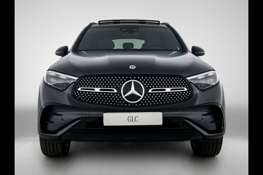 Mercedes-Benz GLC 300e 4MATIC Sport Edition | Premium | Nightpakket | Rijassistentiepakket Plus | Treeplanken in aluminiumlook | Trekhaak | Panoramaschuifdak | Smartphone integratie | 360° camera | Sfeerverlichting |