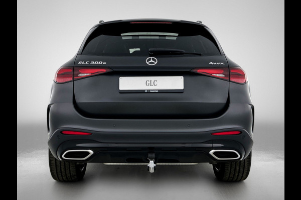 Mercedes-Benz GLC 300e 4MATIC Sport Edition | Premium | Nightpakket | Rijassistentiepakket Plus | Treeplanken in aluminiumlook | Trekhaak | Panoramaschuifdak | Smartphone integratie | 360° camera | Sfeerverlichting |