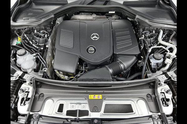 Mercedes-Benz GLC 300e 4MATIC Sport Edition | Premium | Nightpakket | Rijassistentiepakket Plus | Treeplanken in aluminiumlook | Trekhaak | Panoramaschuifdak | Smartphone integratie | 360° camera | Sfeerverlichting |