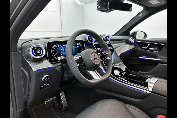 Mercedes-Benz GLC 300e 4MATIC Sport Edition | Premium | Nightpakket | Rijassistentiepakket Plus | Treeplanken in aluminiumlook | Trekhaak | Panoramaschuifdak | Smartphone integratie | 360° camera | Sfeerverlichting |
