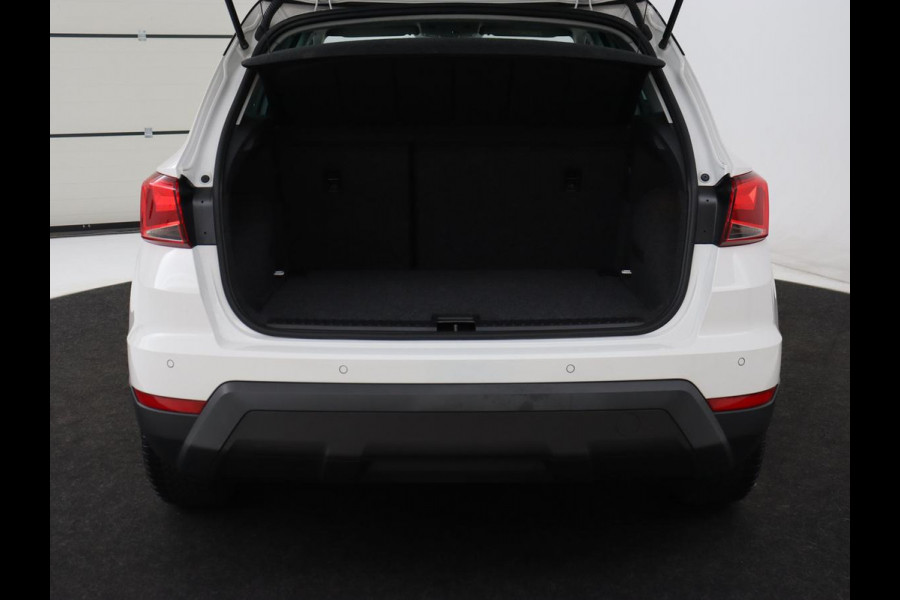 Seat Arona 1.0 TSI Style Intense | Carplay | Adaptive cruise | Camera | Navigatie | Side Assist | Climate control | Park Assist | Keyless | Bluetooth | Getint glas
