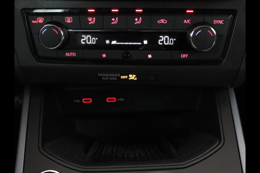 Seat Arona 1.0 TSI Style Intense | Carplay | Adaptive cruise | Camera | Navigatie | Side Assist | Climate control | Park Assist | Keyless | Bluetooth | Getint glas