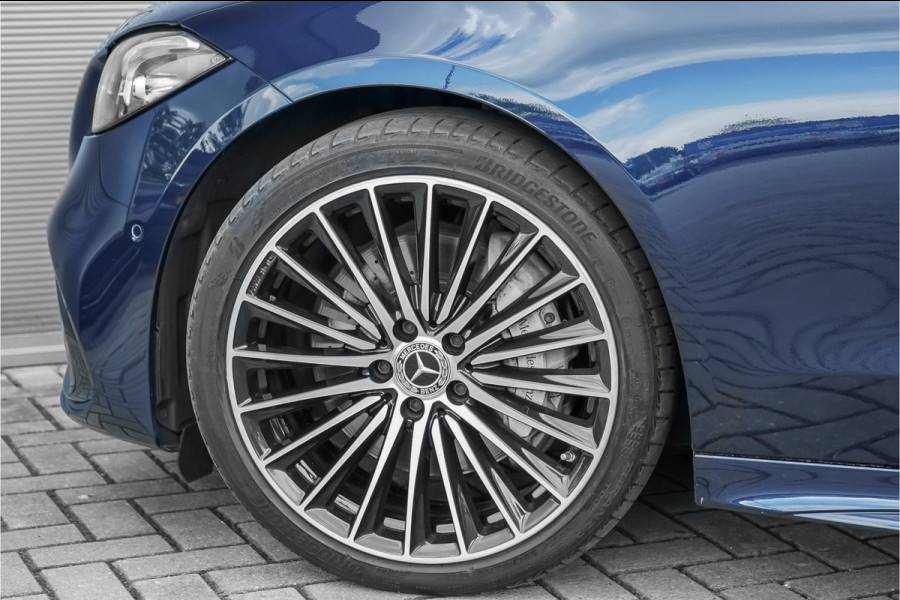 Mercedes-Benz C-Klasse 200 Launch Edition AMG Line Pano Trekhaak Camera Stoelverw