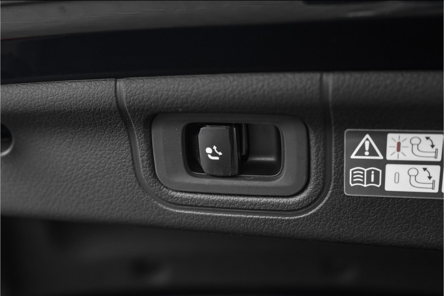 Mercedes-Benz C-Klasse 200 Launch Edition AMG Line Pano Burmester Trekhaak Camera Stoelverw