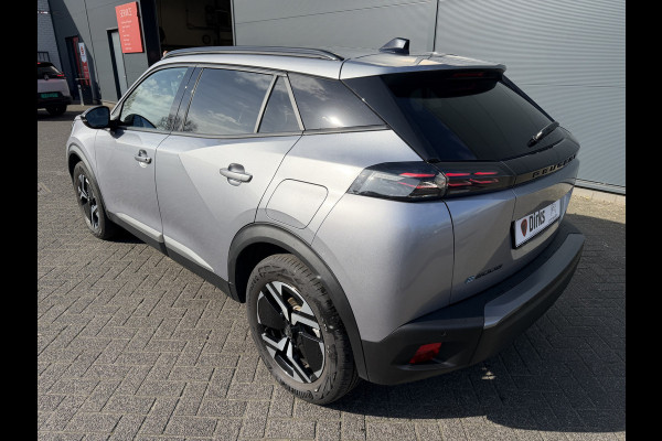 Peugeot e-2008 EV Allure 50 kWh (Keyless Entry - LED - Parkeersensoren V+A - Navigatie - Automatische Airco - 3D Cockpit - Apple Carplay)