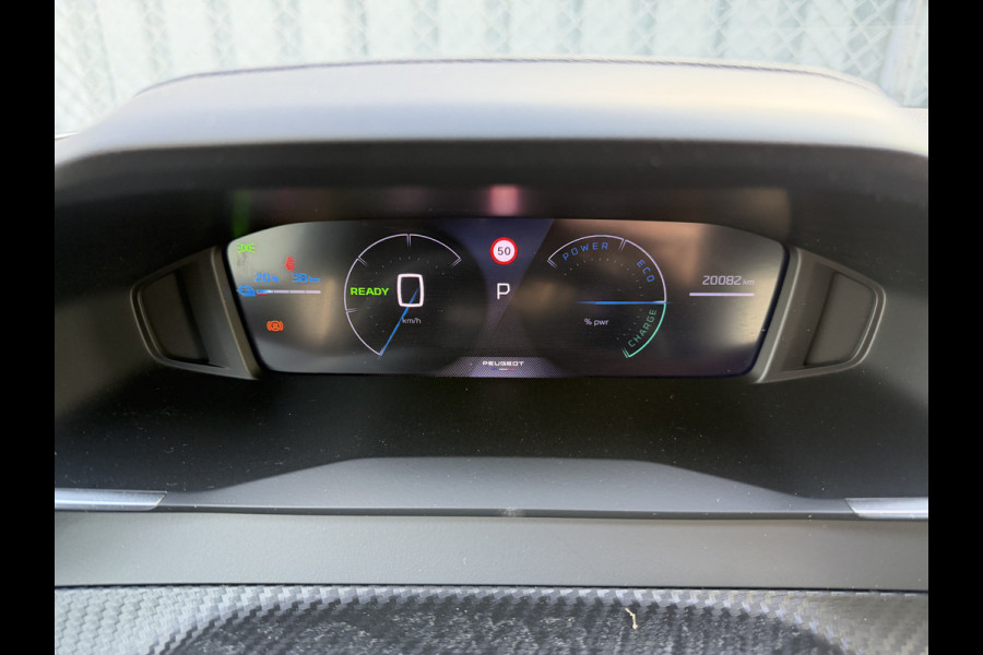 Peugeot e-2008 EV Allure 50 kWh (Keyless Entry - LED - Parkeersensoren V+A - Navigatie - Automatische Airco - 3D Cockpit - Apple Carplay)