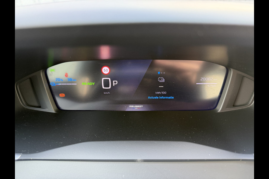 Peugeot e-2008 EV Allure 50 kWh (Keyless Entry - LED - Parkeersensoren V+A - Navigatie - Automatische Airco - 3D Cockpit - Apple Carplay)