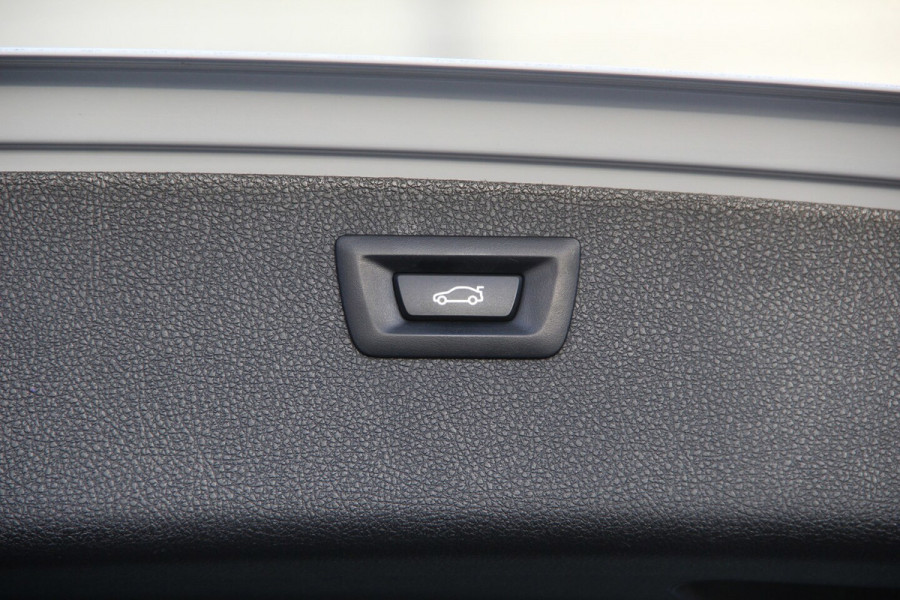BMW 3 Serie Touring 318i M Sport | 2E EIGENAAR | PANO-DAK | LEDER | HARMAN-KARDON | SPORTONDERSTEL | STOELVERW | NAVI | PDC | LED