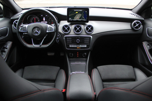Mercedes-Benz GLA 200 AMG Line