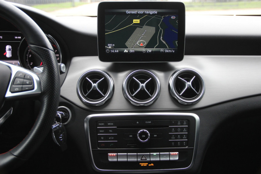 Mercedes-Benz GLA 200 AMG Line