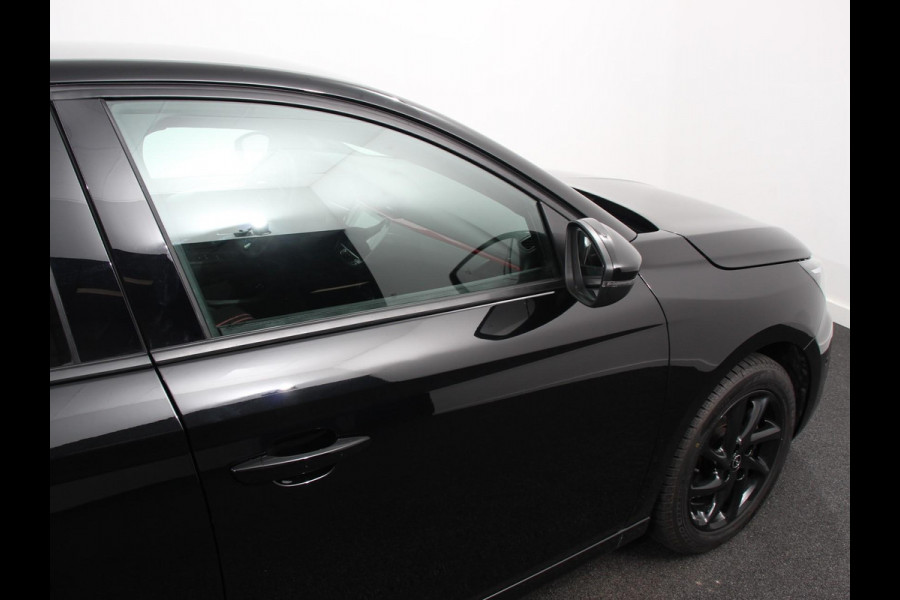 Opel Corsa 1.2 GS Line 131pk Aut. Navigatie Apple Carplay/Android Auto Camera Parkeersensoren Cruise Control Stoelverwarming Getinte ramen Airco