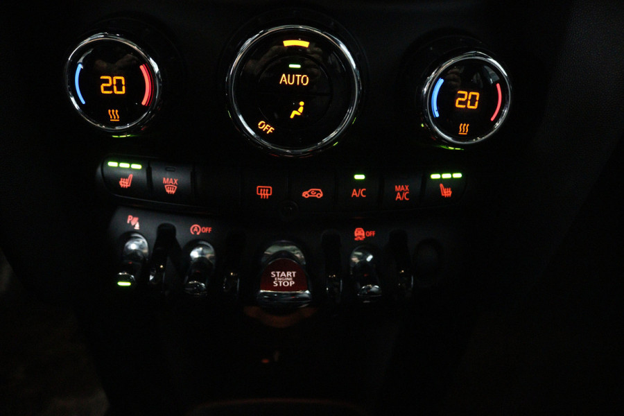MINI Mini 1.5 Cooper Pepper (PANORAMADAK, STOELVERWARMING, CRUISE CONTROL, NAVIGATIE, PARKEERSENSOREN)