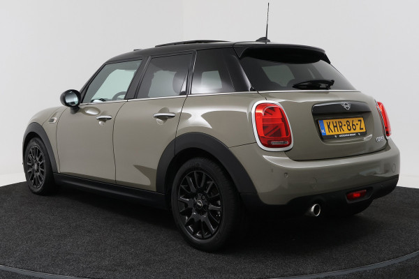 MINI Mini 1.5 Cooper Pepper (PANORAMADAK, STOELVERWARMING, CRUISE CONTROL, NAVIGATIE, PARKEERSENSOREN)