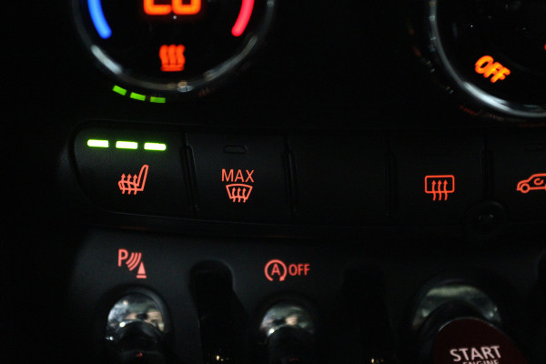 MINI Mini 1.5 Cooper Pepper (PANORAMADAK, STOELVERWARMING, CRUISE CONTROL, NAVIGATIE, PARKEERSENSOREN)
