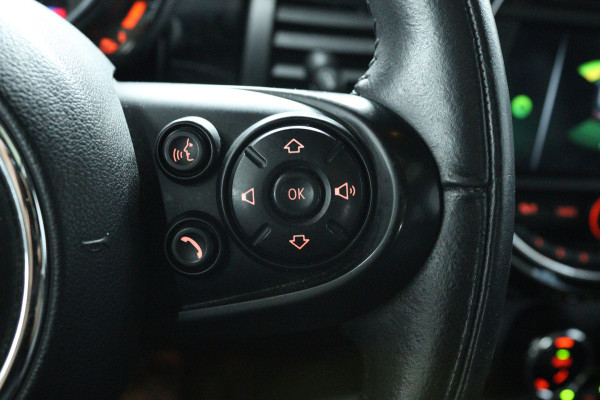 MINI Mini 1.5 Cooper Pepper (PANORAMADAK, STOELVERWARMING, CRUISE CONTROL, NAVIGATIE, PARKEERSENSOREN)