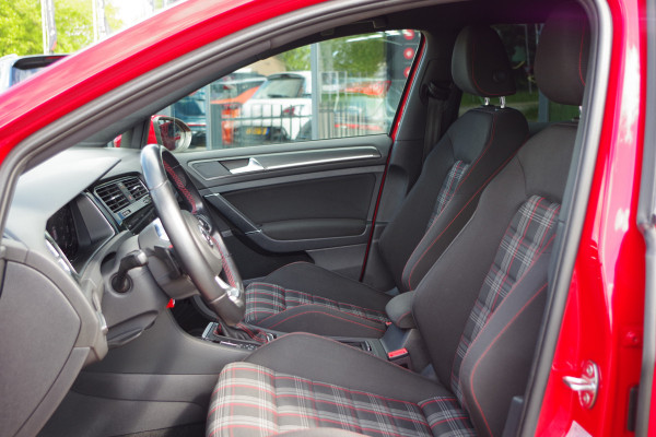 Volkswagen Golf 2.0 TSI GTI 245 PK Automaat Performance, Winterpakket, Digitale Cockpit, Carplay, Climate Control
