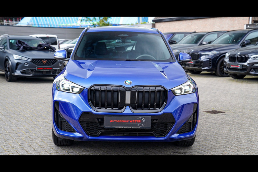 BMW X1 18i M-sport High Executive | HuD | Panorama | Harman/Kardon | incl BTW | M-pakket | Leder/Alcantara | Trekhaak elek | Lane
