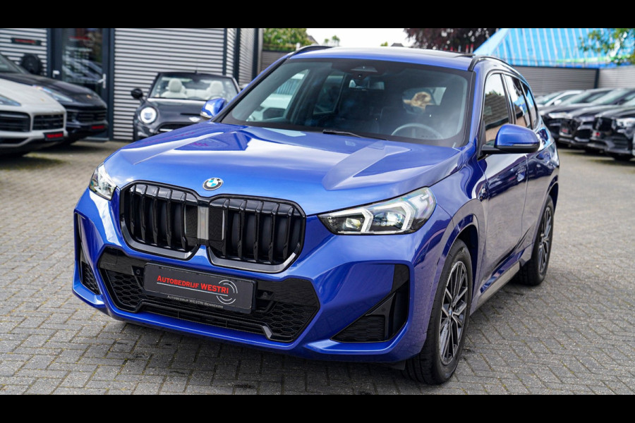 BMW X1 18i M-sport High Executive | HuD | Panorama | Harman/Kardon | incl BTW | M-pakket | Leder/Alcantara | Trekhaak elek | Lane