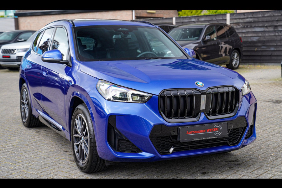BMW X1 18i M-sport High Executive | HuD | Panorama | Harman/Kardon | incl BTW | M-pakket | Leder/Alcantara | Trekhaak elek | Lane
