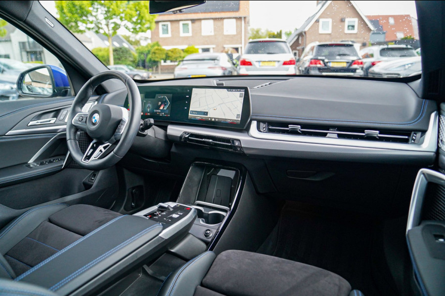 BMW X1 18i M-sport High Executive | HuD | Panorama | Harman/Kardon | incl BTW | M-pakket | Leder/Alcantara | Trekhaak elek | Lane
