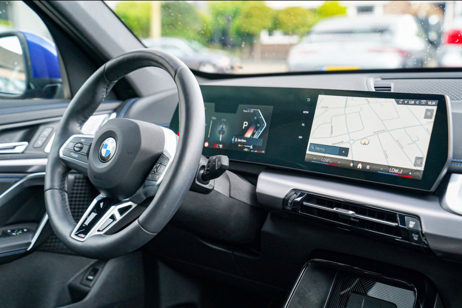 BMW X1 18i M-sport High Executive | HuD | Panorama | Harman/Kardon | incl BTW | M-pakket | Leder/Alcantara | Trekhaak elek | Lane