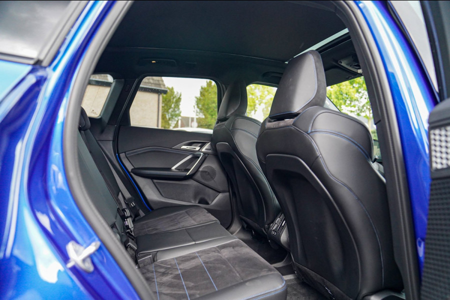BMW X1 18i M-sport High Executive | HuD | Panorama | Harman/Kardon | incl BTW | M-pakket | Leder/Alcantara | Trekhaak elek | Lane