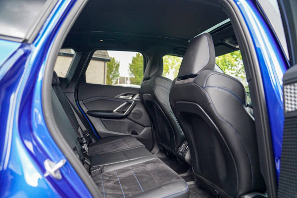 BMW X1 18i M-sport High Executive | HuD | Panorama | Harman/Kardon | incl BTW | M-pakket | Leder/Alcantara | Trekhaak elek | Lane