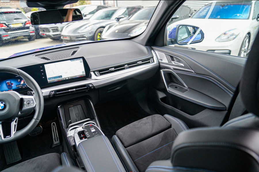 BMW X1 18i M-sport High Executive | HuD | Panorama | Harman/Kardon | incl BTW | M-pakket | Leder/Alcantara | Trekhaak elek | Lane