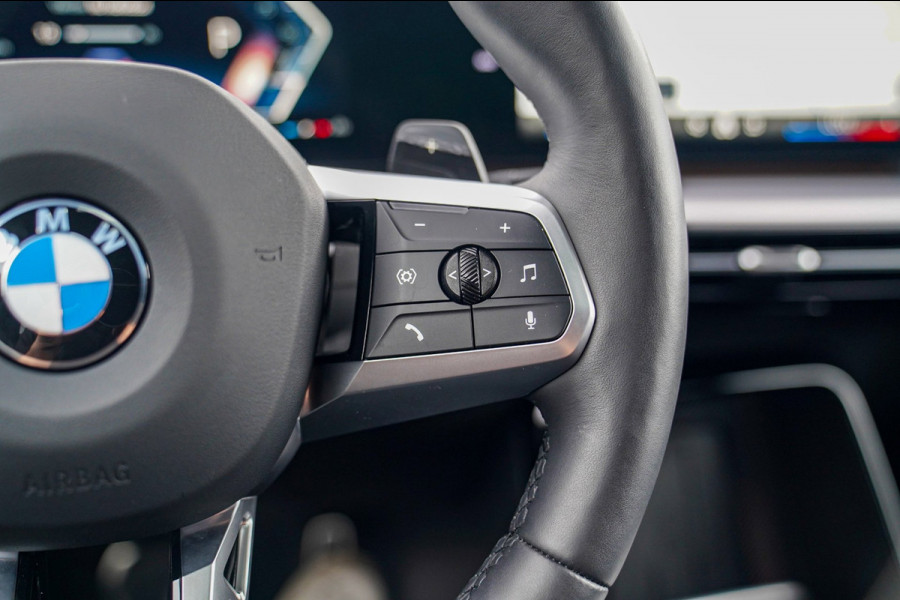 BMW X1 18i M-sport High Executive | HuD | Panorama | Harman/Kardon | incl BTW | M-pakket | Leder/Alcantara | Trekhaak elek | Lane