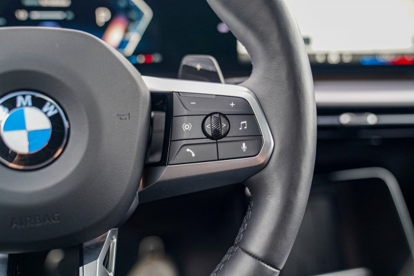 BMW X1 18i M-sport High Executive | HuD | Panorama | Harman/Kardon | incl BTW | M-pakket | Leder/Alcantara | Trekhaak elek | Lane