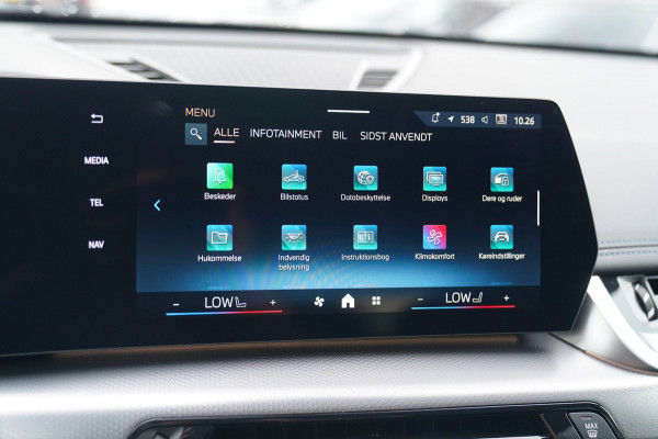 BMW X1 18i M-sport High Executive | HuD | Panorama | Harman/Kardon | incl BTW | M-pakket | Leder/Alcantara | Trekhaak elek | Lane