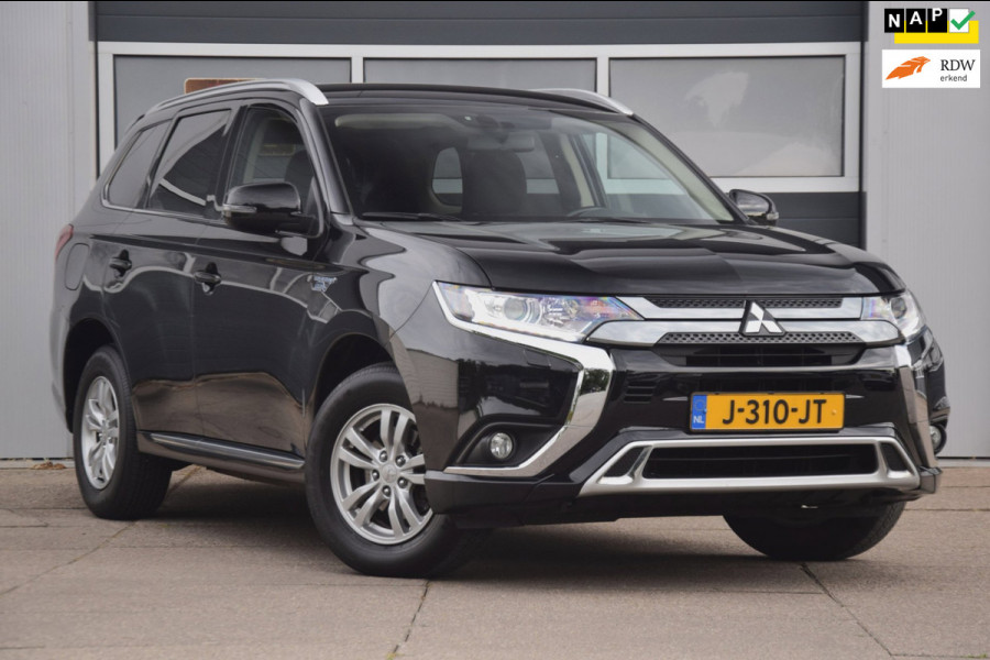 Mitsubishi Outlander 2.4 PHEV Pure APPLE CARPLAY/VERWARMDE VOORSTOELEN/CAMERA